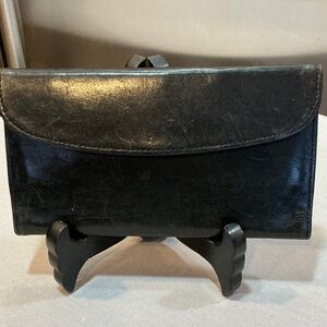 VTG BLK LEATHER LONG BIFOLD COACH WALLET.